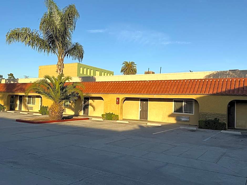 Rocky Inn Motel Long Beach, CA – Long Beach, CA