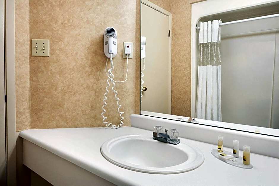 Days Inn by Wyndham Brantford