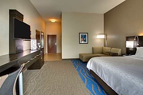 1 King Bed Standard Comm Accessible