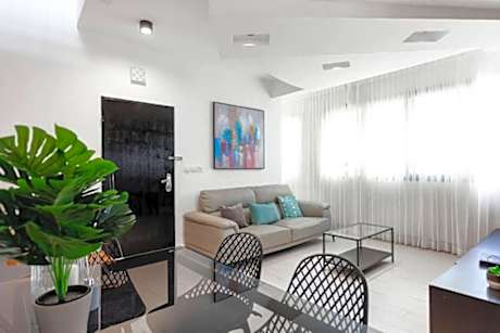 3Bedroom Suite with Balcony and shelter 12