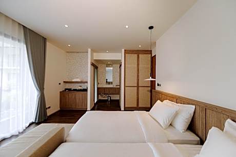 Oasis Suite Garden View