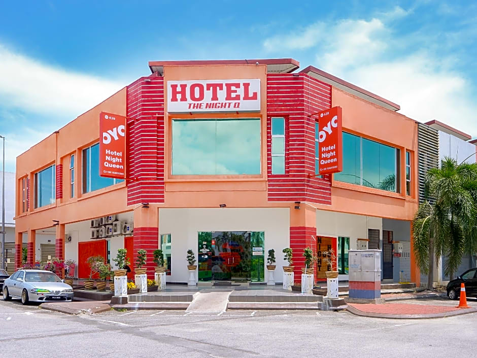 OYO 439 Night Queen Hotel