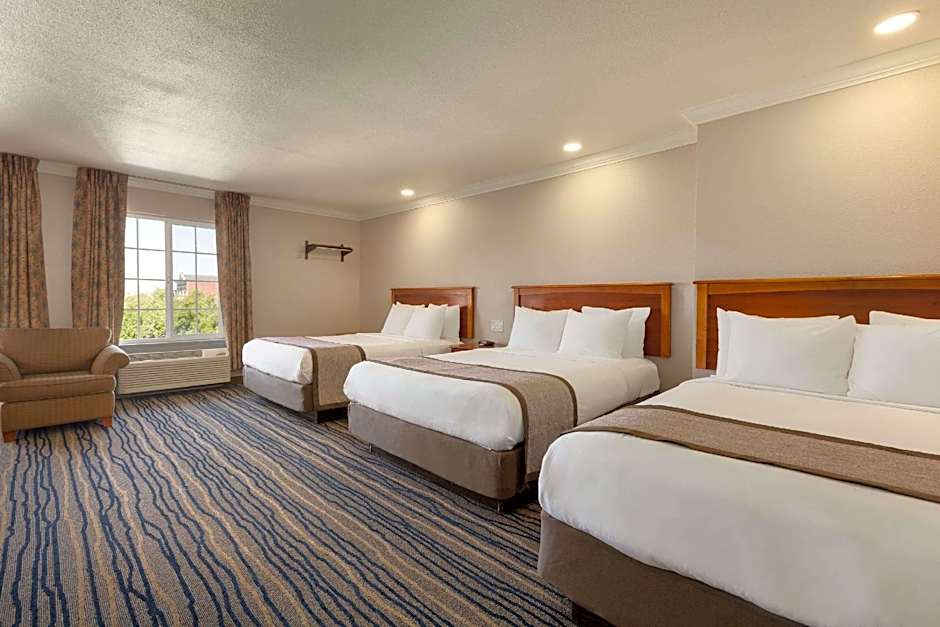 Photo 1 of 1 of Studio 3 Queen Beds Suite