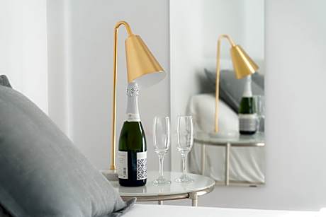 THREE BEDROOMS 5 ADULTS