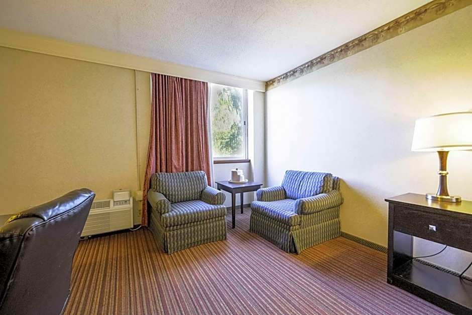 Fireside Inn & Suites Portland