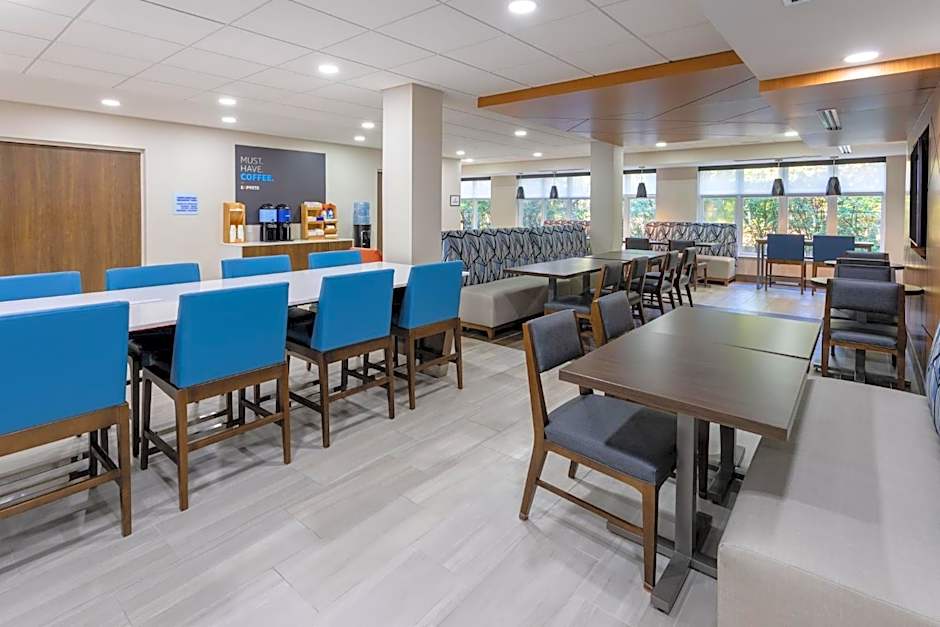 Holiday Inn Express Hotel & Suites Vineland Millville By IHG