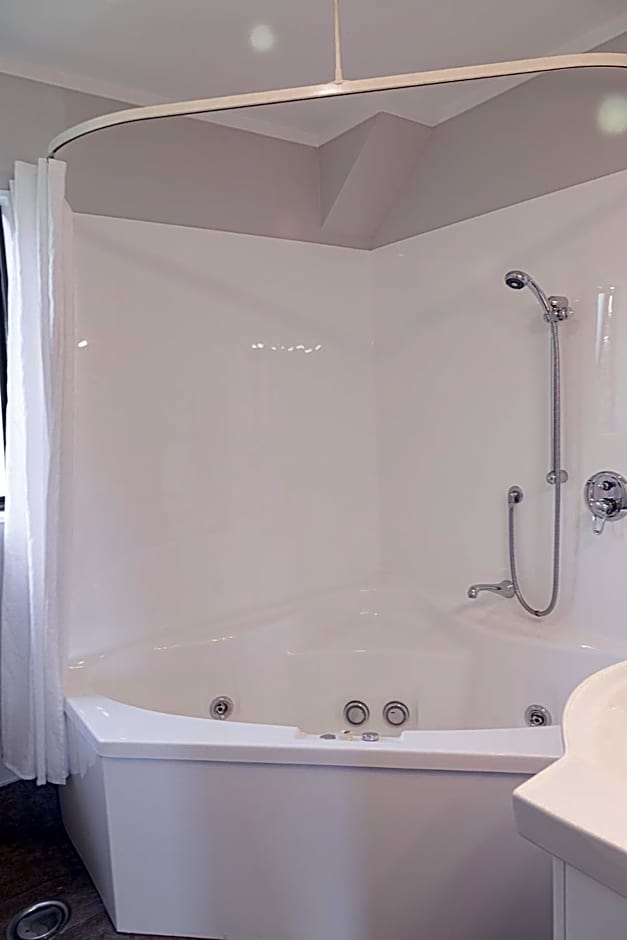 BKs Palm Court Motor Lodge