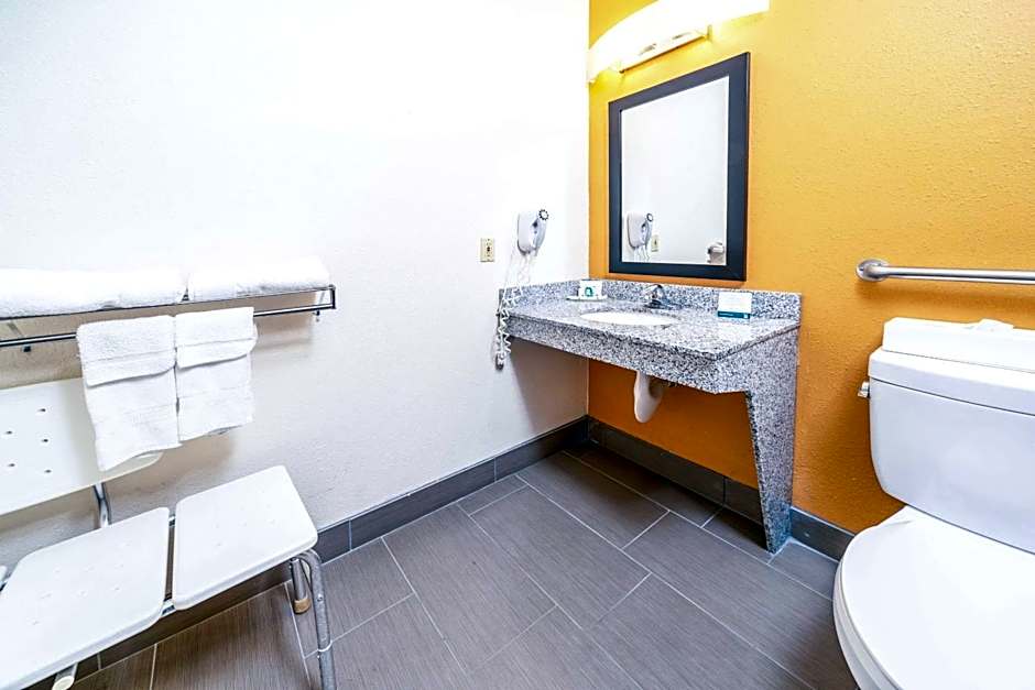 Quality Inn & Suites Danville East