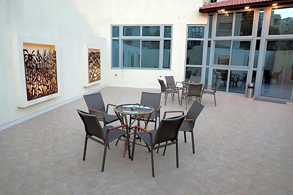 Nishan Hotel