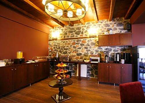Gioras Hotel – Agios Athanasios, ND