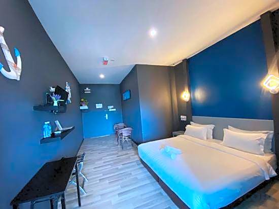 ang lee holiday stay