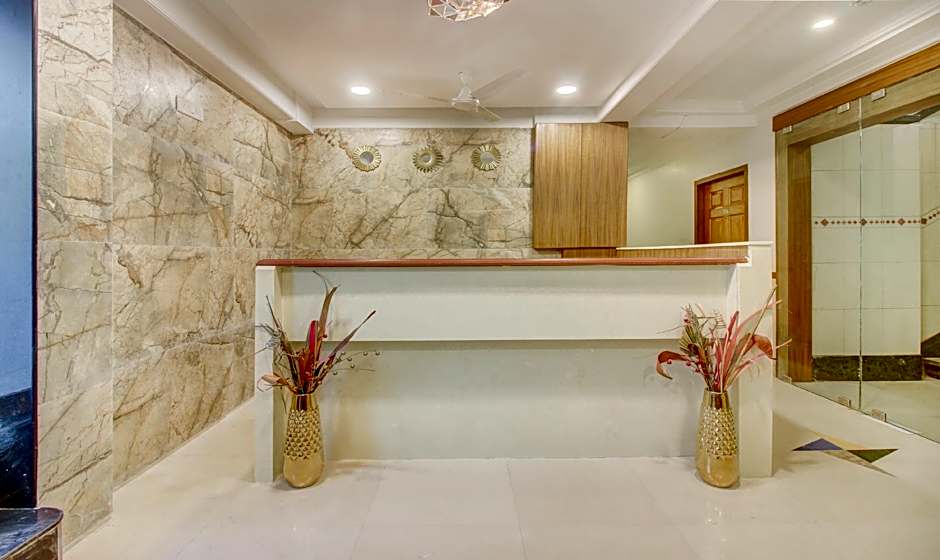 Treebo Cruz Royale Santacruz West