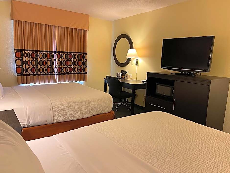 Super 8 by Wyndham Colby