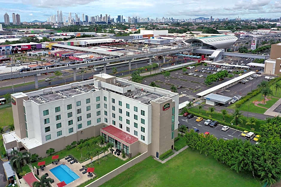 Courtyard by Marriott Panama Metromall