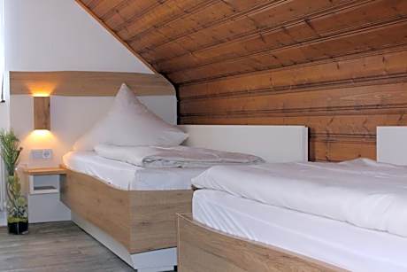 Twin Room with Private Bathroom