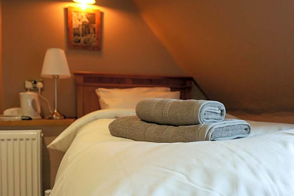 The Hollybush Inn and B&B