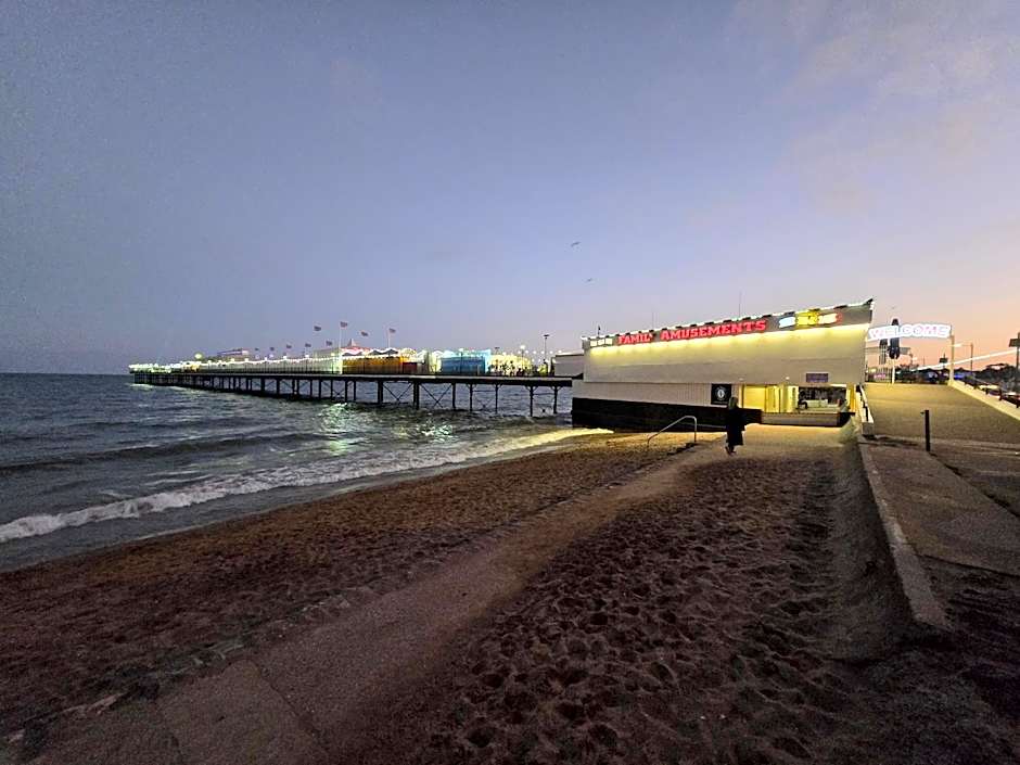 Beach Hotel Torbay B&B