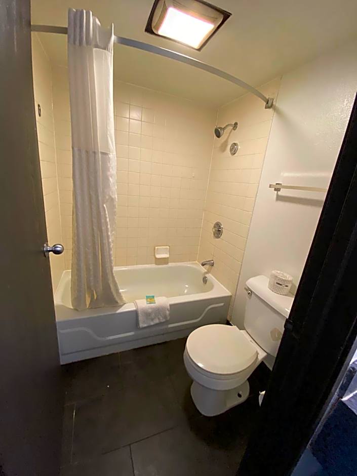 Skylight Inn Cleveland Willoughby