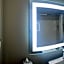 Holiday Inn Express & Suites Marquette By IHG
