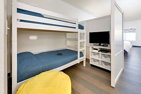 King Suite with One Bunk Bed