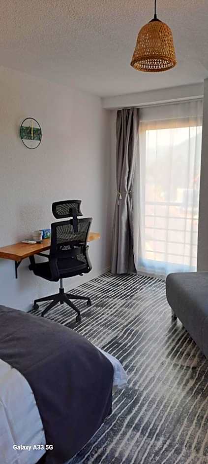 Foto 1 de 13 de Double Room with Private Bathroom
