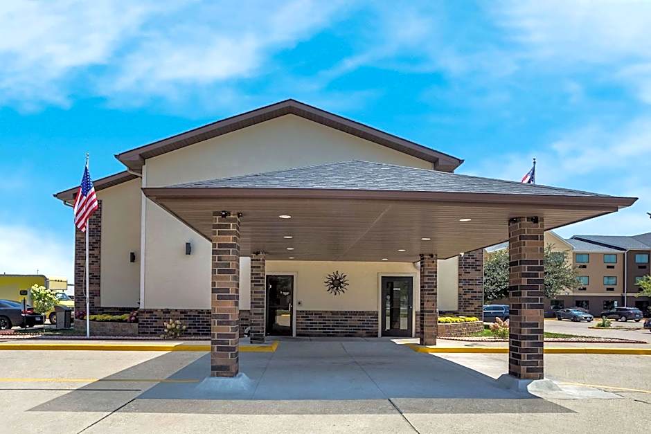 Quality Inn Galesburg near US Highway 34 and I-74