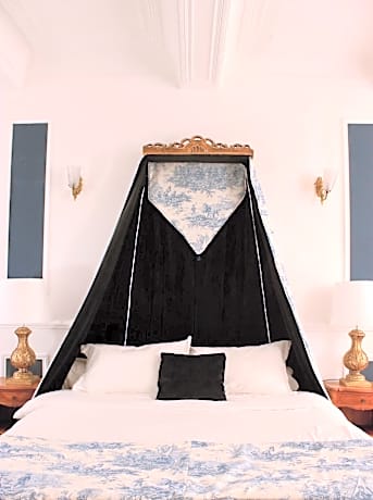 Queen Suite