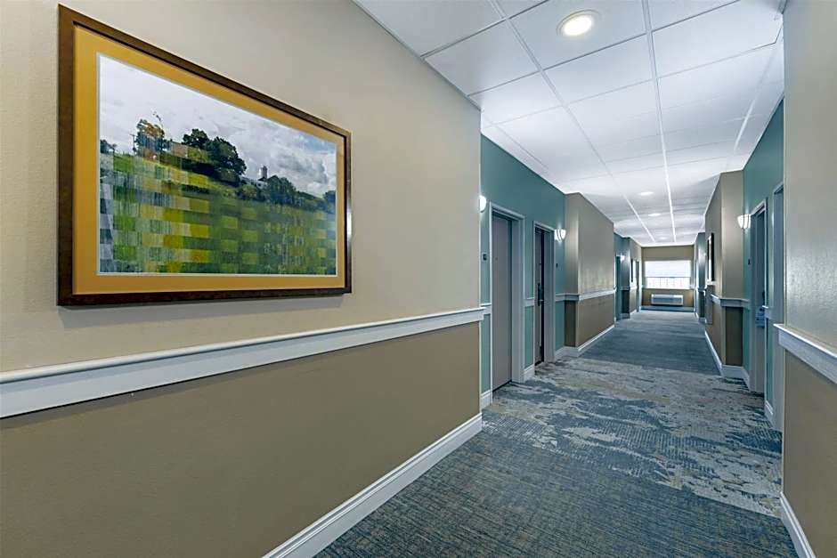 Best Western Plus Butterfield Inn