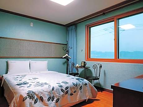 Double Room with Mountain View
