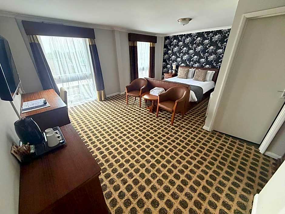 Raven Hotel by Greene King Inns
