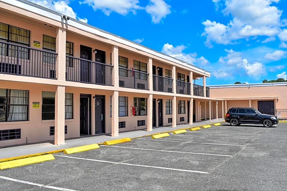 APM Inn & Suites - Jacksonville
