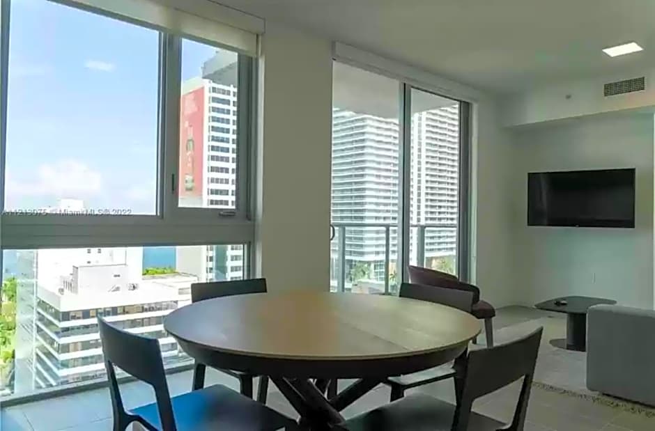 Miami Downtown Comfy Condo-Hotels in a luxury modern building