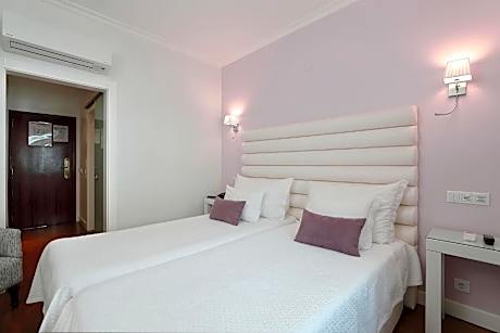 Twin Sea View Room with Balcony