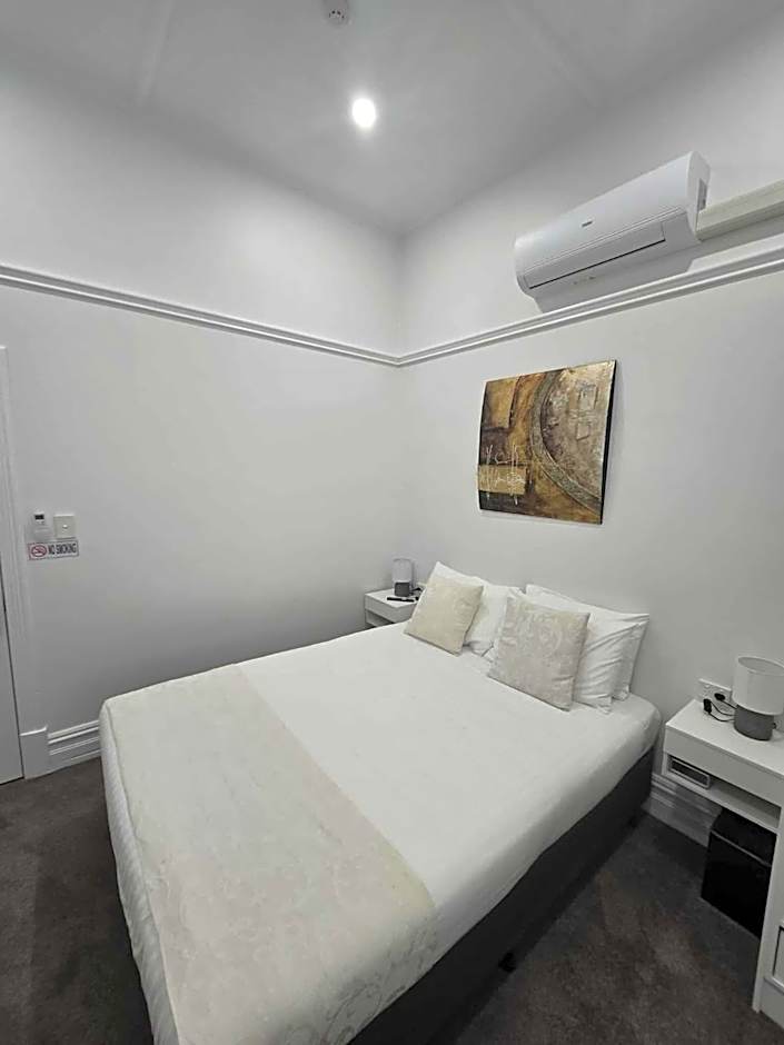 Balcony On Sixth Lodge