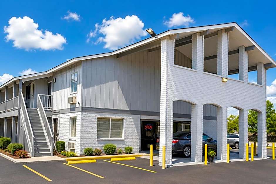 Regency Inn Three Rivers I-37