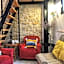 Hostel Numero Trece - Private Capsule Deds - Albergue Juvenil - FREE towels, coffee & tea, remote check-in