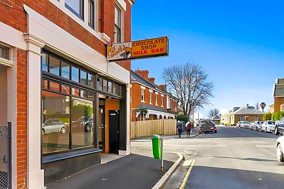 The Lollyshop Apartment in Battery Point