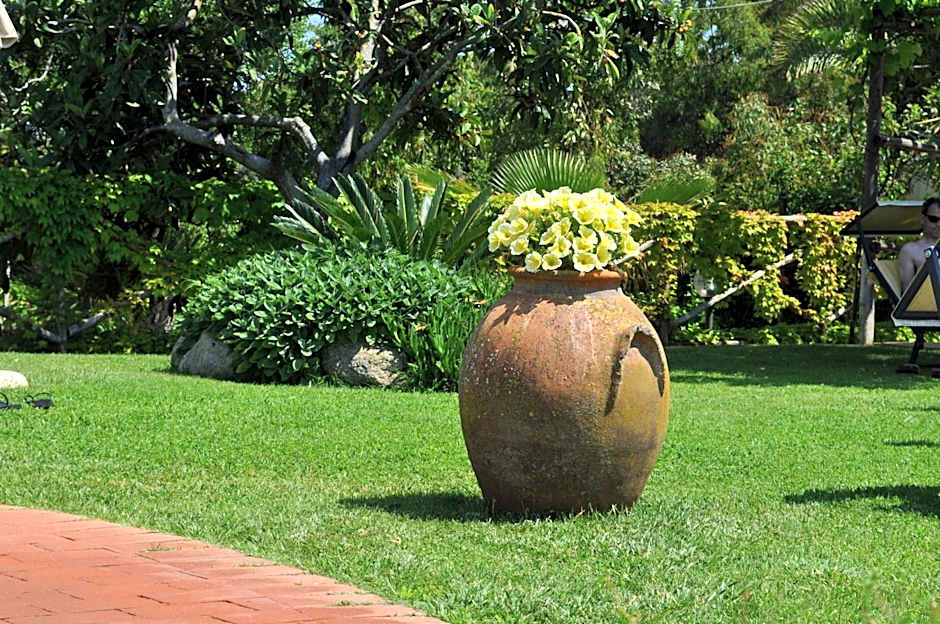 Hotel Tirrena Bike & Country Hotel