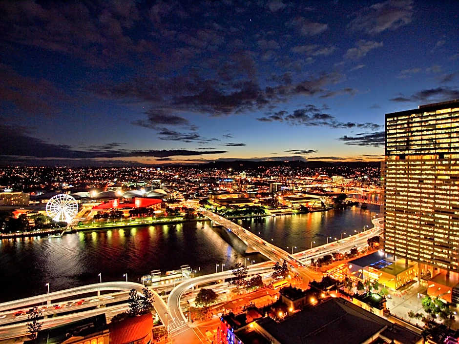 Oaks Brisbane Casino Tower Suites