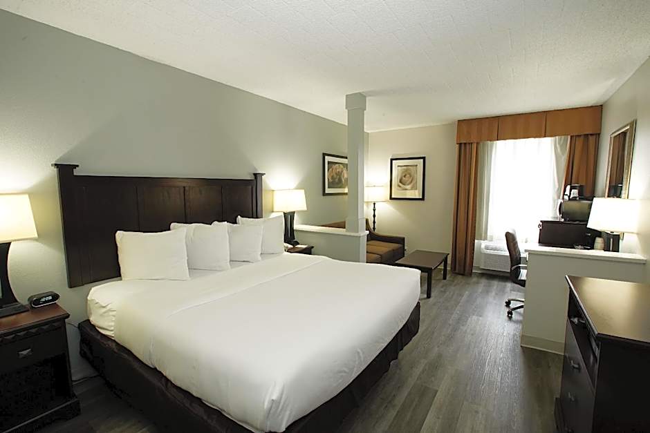 Best Western Paramus Hotel & Suites