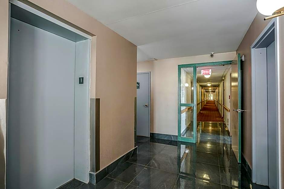 Quality Suites Ste Anne De Beaupre