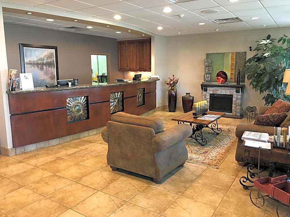 Norfolk Country Inn and Suites
