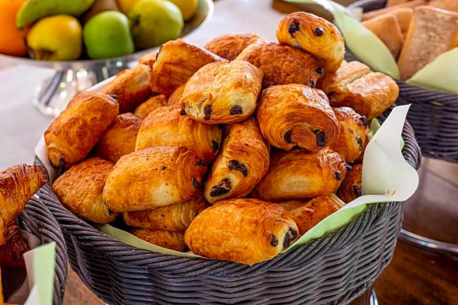 Logis Hotel Noemys pont de l'Etoile