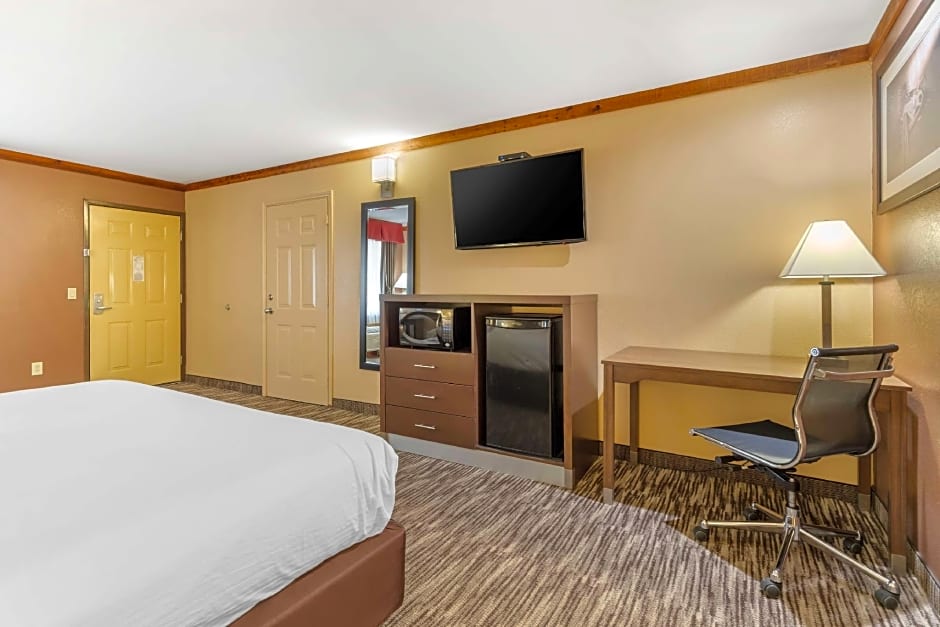 Best Western Windwood Inn & Suites