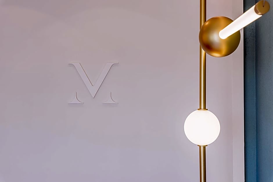 Acropolis Magenta Luxury Suites