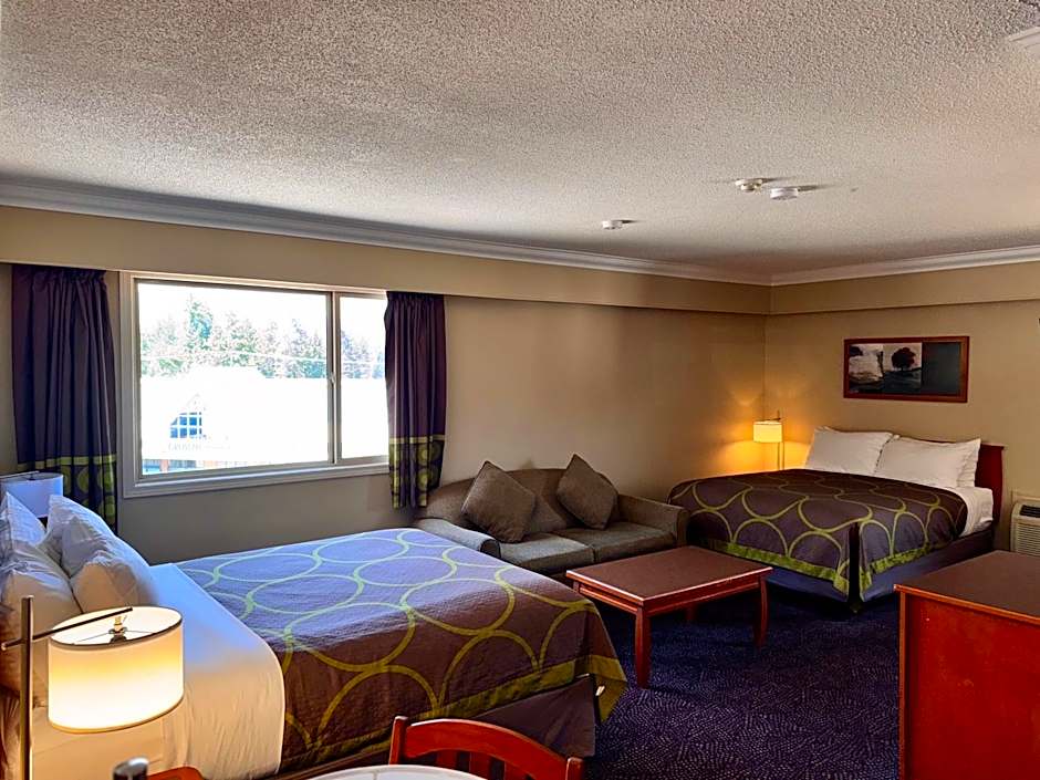 Super 8 by Wyndham Castlegar BC