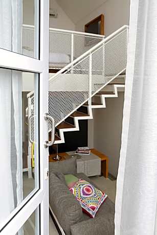 HA Dhuwur - Pool Access