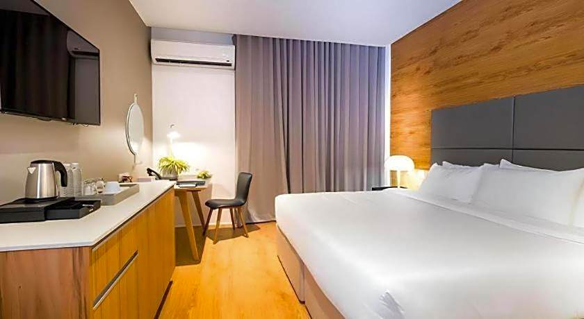Avior Hotel
