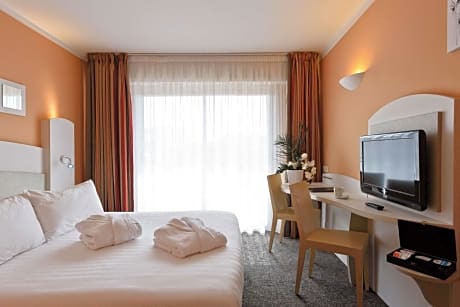 Superior Queen Room with Balcony