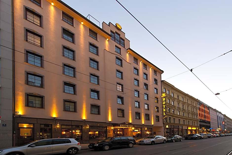 Kings Hotel First Class